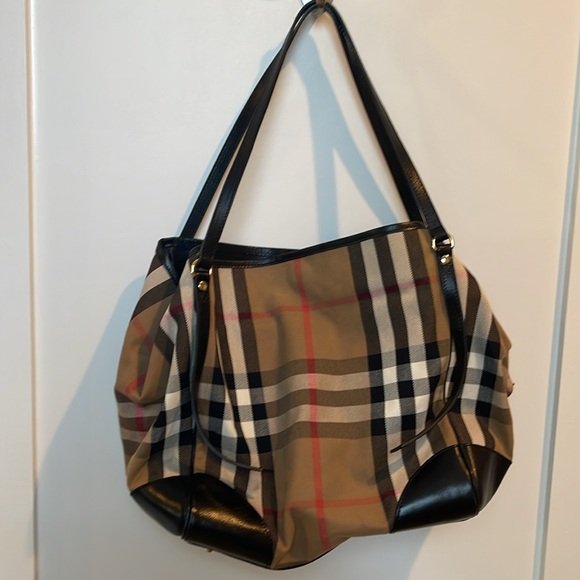 Burberry Haymarket Check tote with leather bottom and dust bag - Picture 4 of 17